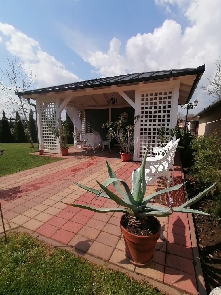 Villarosa Hajdúszoboszló vendégház kert